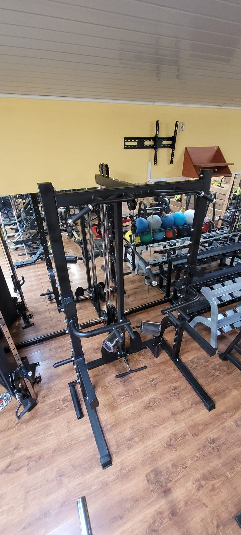 Squat Rack Power Cable Tower – Dips, Landmine & Kabeltræk gym4all