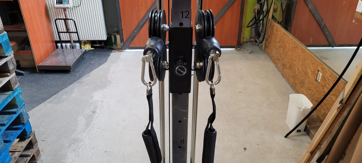 TRÆKTÅRN Cables Tower | LAT Pull Down & Pull Up | Multifunktionel gym4all