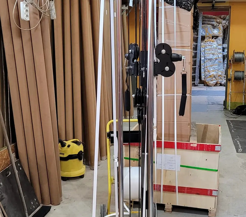 TRÆKTÅRN Cables Tower | LAT Pull Down & Pull Up | Multifunktionel gym4all