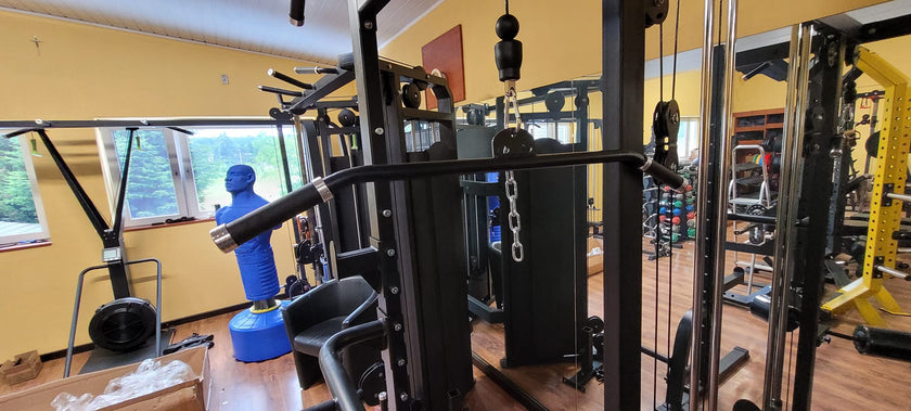 Squat Rack Power Cable Tower – Dips, Landmine & Kabeltræk gym4all