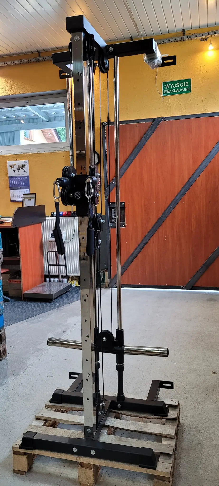 TRÆKTÅRN Cables Tower | LAT Pull Down & Pull Up | Multifunktionel gym4all