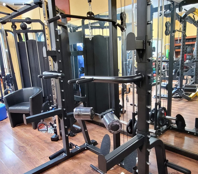 Squat Rack Power Cable Tower – Dips, Landmine & Kabeltræk gym4all