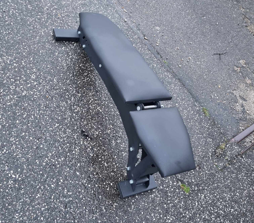 Træningsbænk Strong Black | Justerbar | 300 kg Kapacitet | Til Styrketræning gym4all