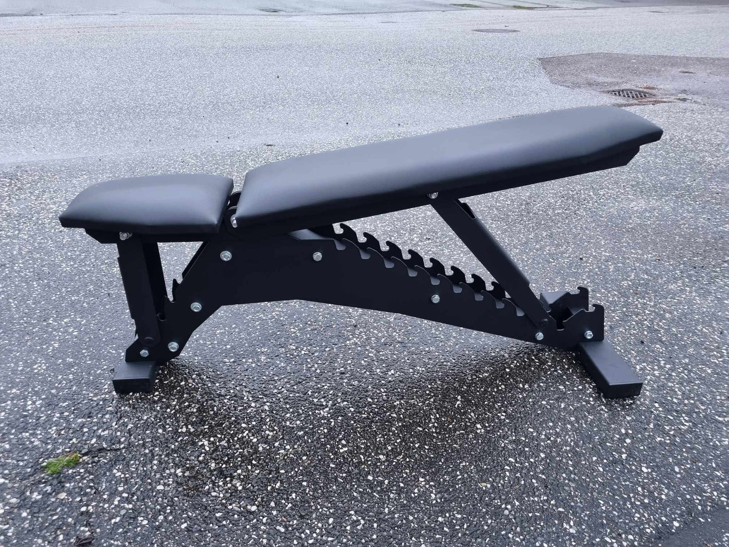 Træningsbænk New Bench Strong Black