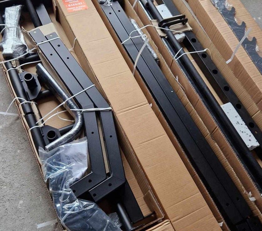 Smith Machine Half Rack – Multifunktionelt Squat Rack med Pull-Up Bar gym4all