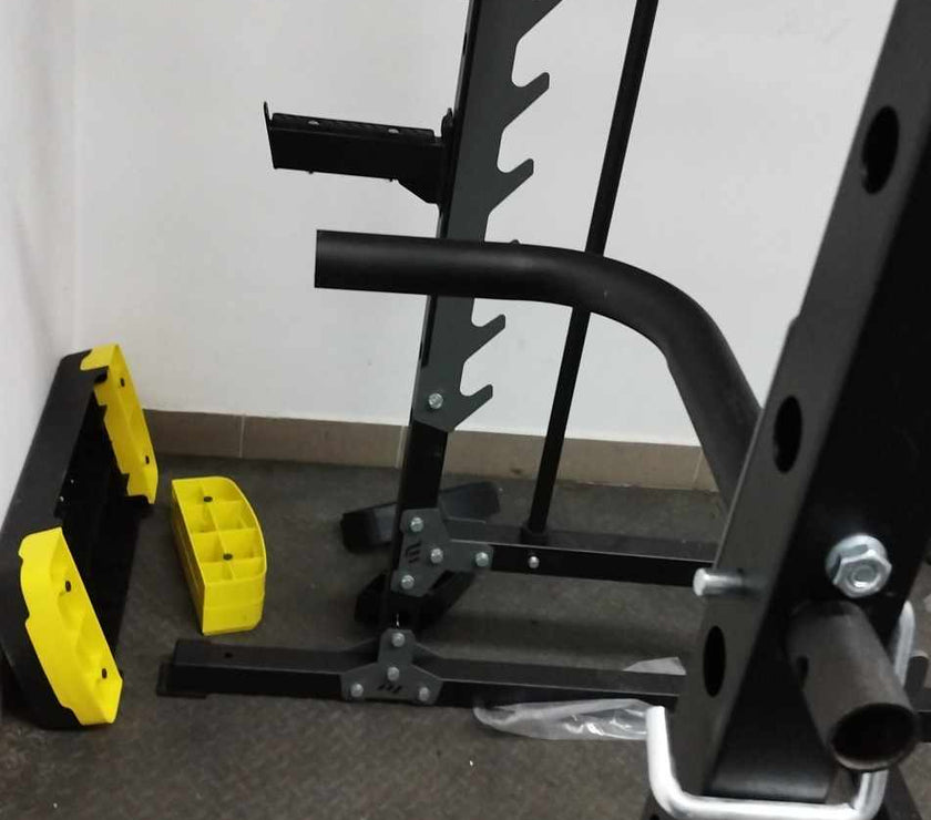 Smith Machine Half Rack – Multifunktionelt Squat Rack med Pull-Up Bar gym4all