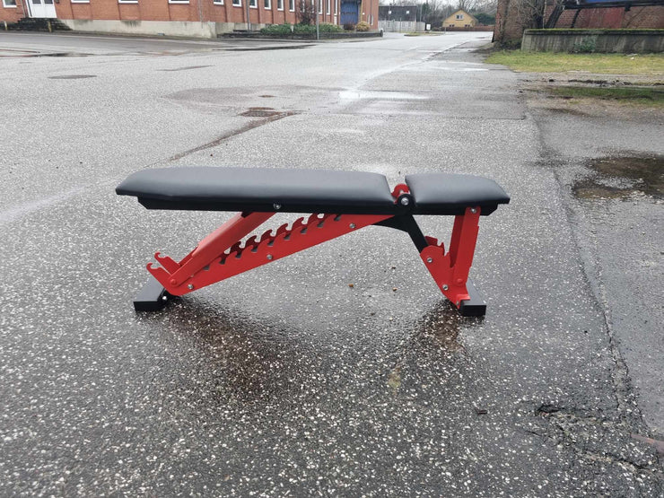 Justerbar Træningsbænk DV Red | 300 kg Vægtkapacitet | Til Homegym gym4all
