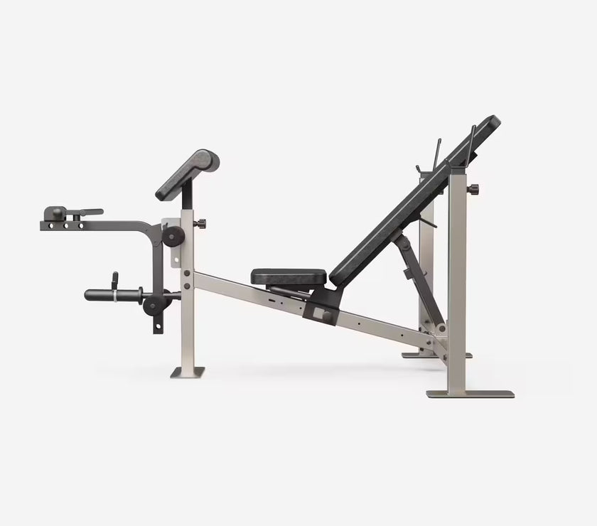 Træningsbænk med stativer og moduler til biceps og ben gym4all